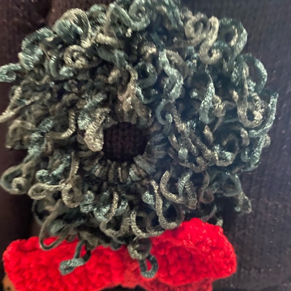 Christmas Berek 🎄 Sweater Wreaths and Bows- Button Down - Picture 2 of 6